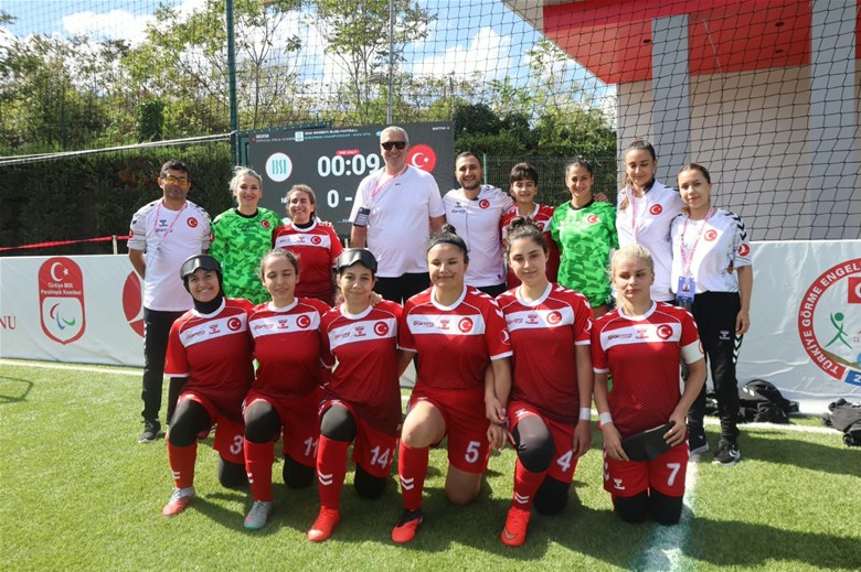 BAKAN BAK’TAN TÜRKİYE B1 KADINLAR GÖRME ENGELLİLER FUTBOL MİLLİ TAKIMI İÇİN TEBRİK MESAJI