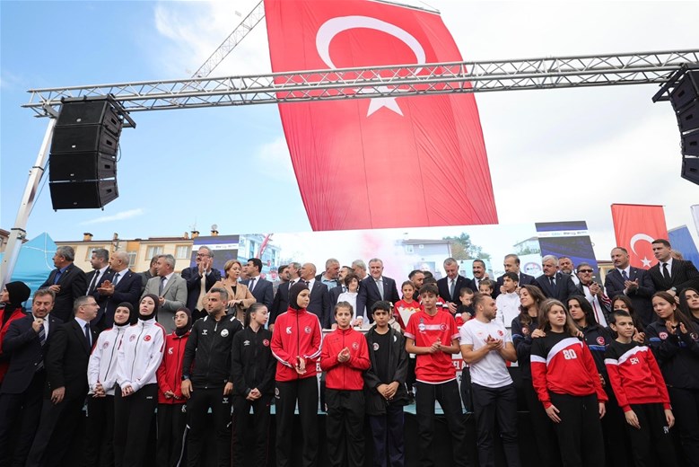 BAKAN BAK KOCAELİ'DE TEMEL ATMA TÖRENİNE KATILDI