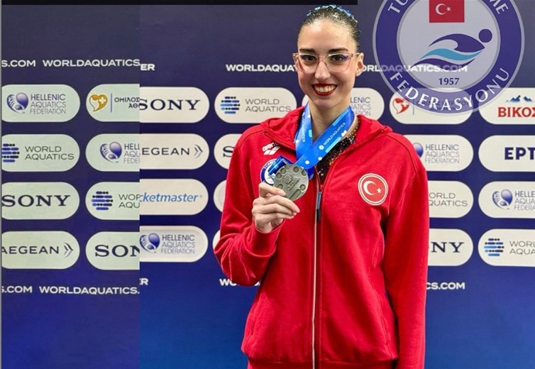 MİLLİ YÜZÜCÜ SELİN HÜRMERİÇ İÇİN TEBRİK MESAJI