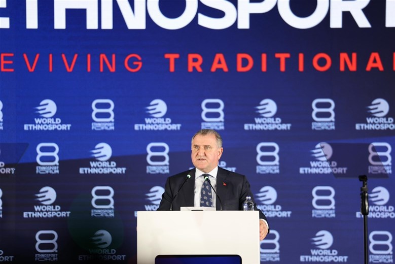 BAKAN BAK 8. ETNOSPOR FORUMU'NUN AÇILIŞINDA KONUŞTU