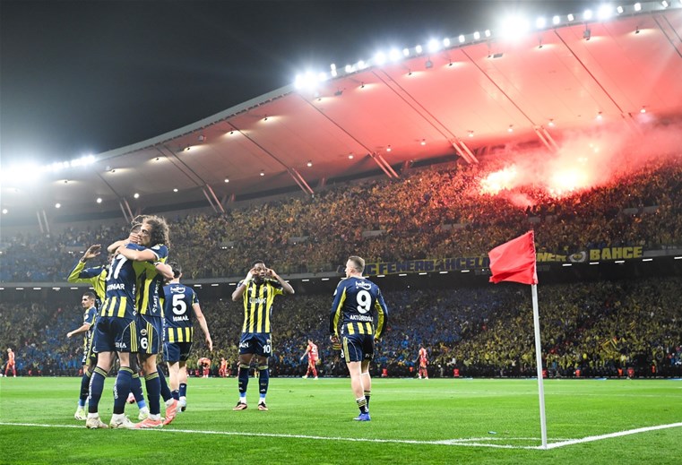 BAKAN BAK SÜPER KUPA ŞAMPİYONU FENERBAHÇE’Yİ TEBRİK ETTİ