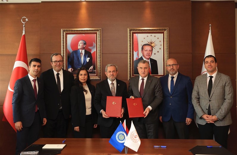 GENÇLİK VE SPOR BAKANLIĞI İLE ANKARA ÜNİVERSİTESİ GELİŞTİRME VAKFI OKULLARI ARASINDA İŞBİRLİĞİ PROTOKOLÜ