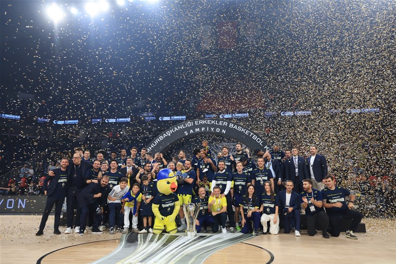 BAKAN BAK’TAN CUMHURBAŞKANLIĞI KUPASI’NI KAZANAN FENERBAHÇE TARFİN’E TEBRİK