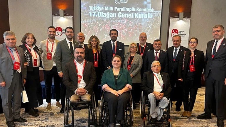 BAKAN BAK TMPK BAŞKANLIĞINA YENİDEN SEÇİLEN MURAT AKSU’YU TEBRİK ETTİ