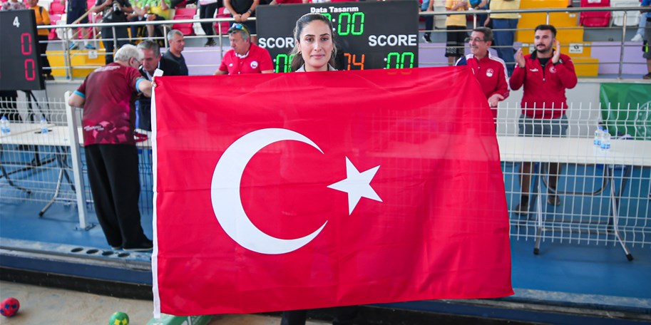 DÜNYA BOCCE ŞAMPİYONALARI’NDA ALTIN MADALYA ALAN EDA SAYAK’I KUTLADI