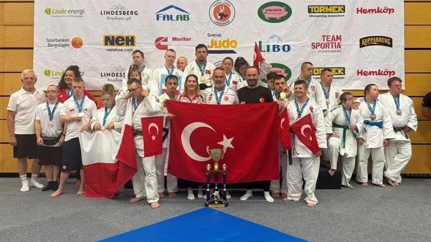 BAKAN BAK’TAN DOWN JUDO MİLLİ TAKIMI İÇİN TEBRİK MESAJI