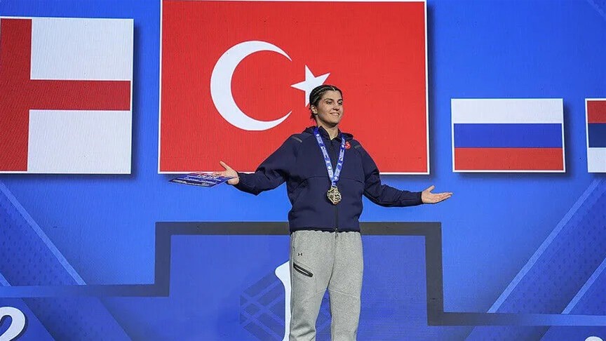 BAKAN BAK’TAN MİLLİ BOKSÖRLERE TEBRİK MESAJI