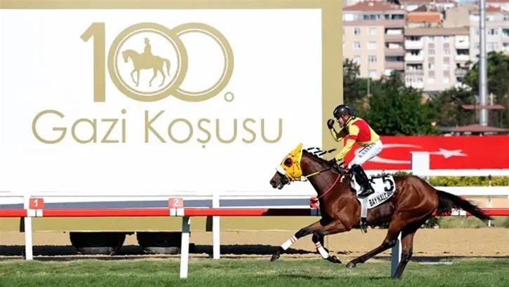 BAKAN BAK GAZİ KOŞUSU'NU KAZANAN HALİS KARATAŞ’I TEBRİK ETTİ
