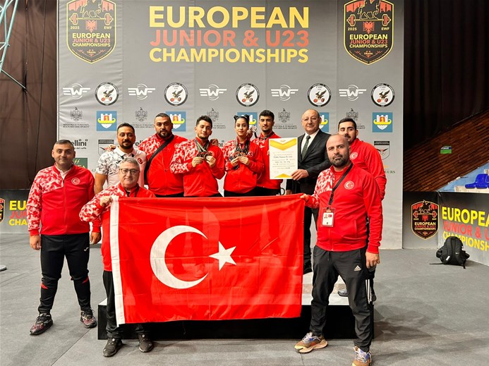 BAKAN BAK’TAN MİLLİ HALTERCİLER İÇİN TEBRİK MESAJI