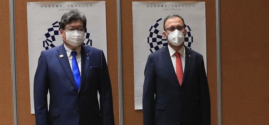 BAKAN KASAPOĞLU TOKYO’DA JAPON MEVKİDAŞI İLE GÖRÜŞTÜ