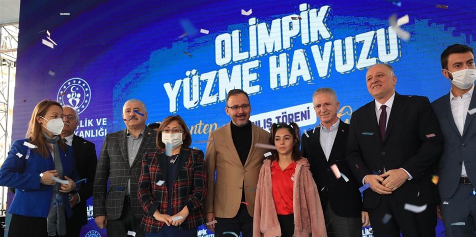 TÜRKİYE'NİN EN BÜYÜK YÜZME HAVUZU GAZİANTEP'TE AÇILDI