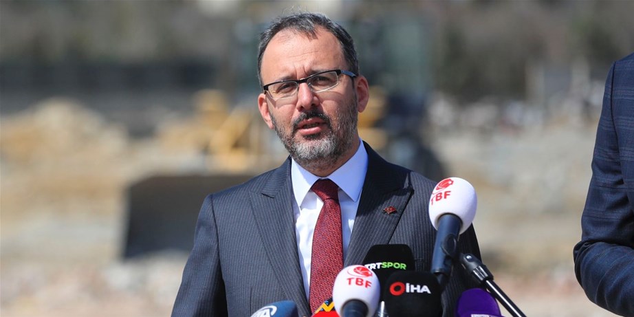 BAKAN KASAPOĞLU, İNŞA EDİLEN “BASKETBOL GELİŞİM MERKEZİ” ŞANTİYESİNİ GEZDİ