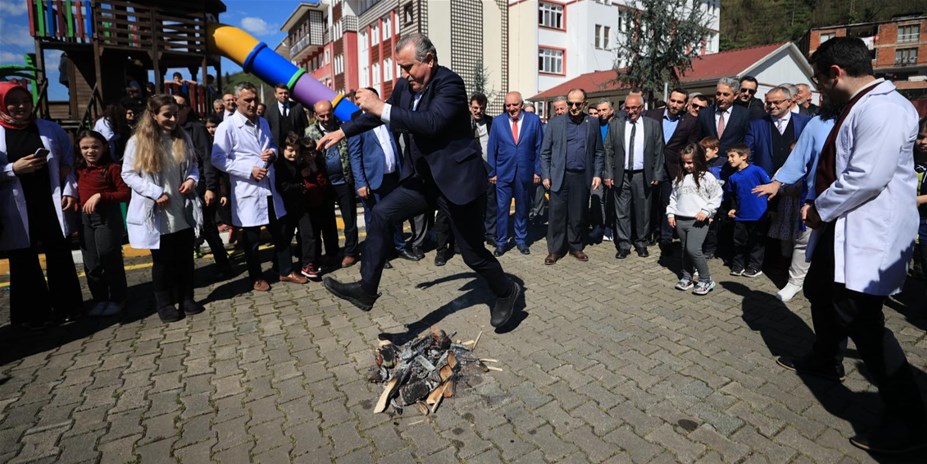 "Zamanınızı İnternette Değil, Spor Yaparak, Okuyarak Geçirin"