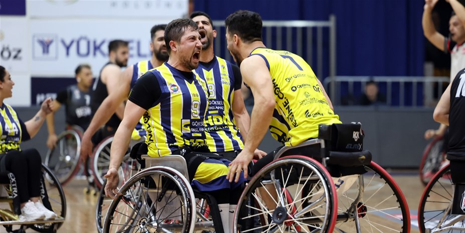 Bakan Bak, Tekerlekli Sandalye Basketbol Süper Ligi Şampiyonu Fenerbahçe’yi Kutladı