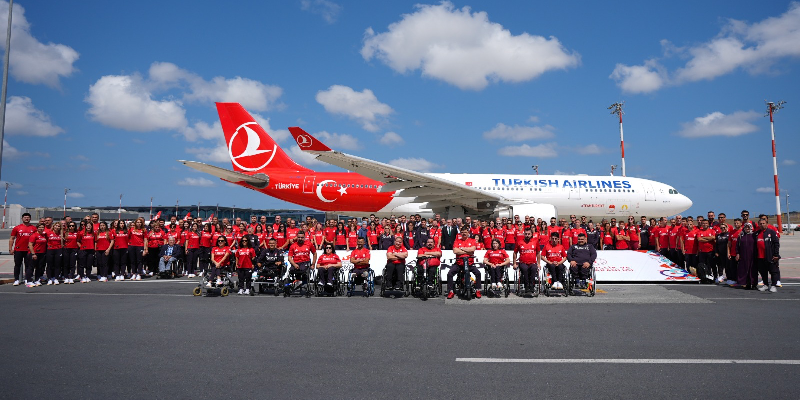 Paralimpik Sporcular Törenle Paris’e Uğurlandı