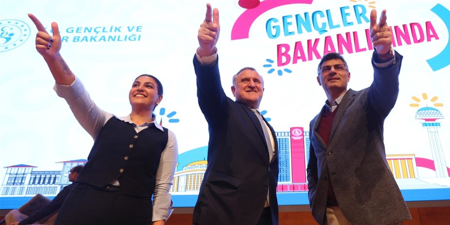 BAKAN BAK “GENÇLER BAKANLIĞINDA” PROGRAMINA KATILDI