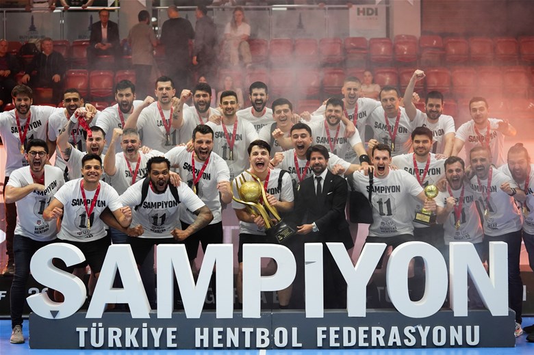 BAKAN BAK’TAN HENTBOL TÜRKİYE KUPASI ŞAMPİYONLARINA TEBRİK MESAJI