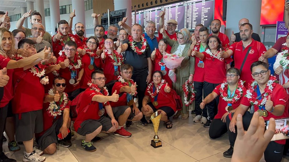 BAKAN BAK’TAN ÖZEL SPORCULAR İÇİN TEBRİK MESAJI