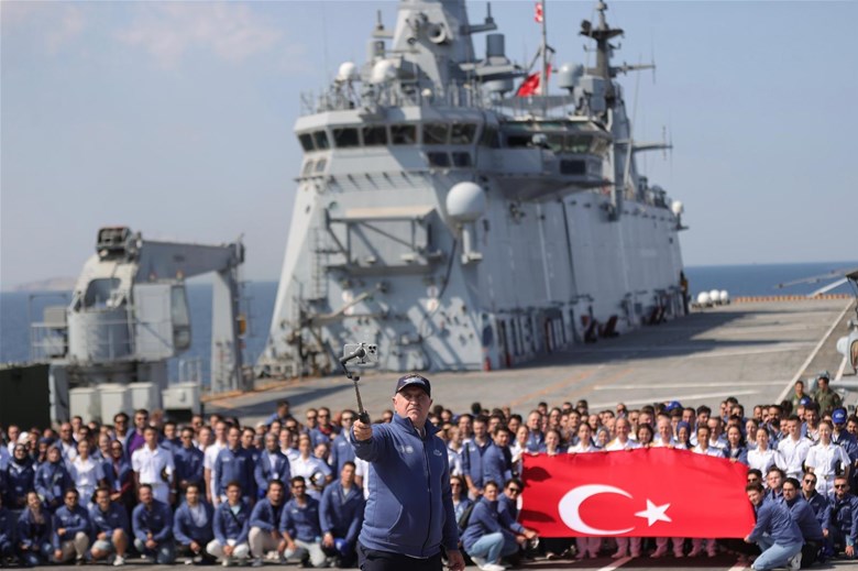 BAKAN BAK, GENÇLERLE “ZAFER YOLCULUĞU”NA KATILDI