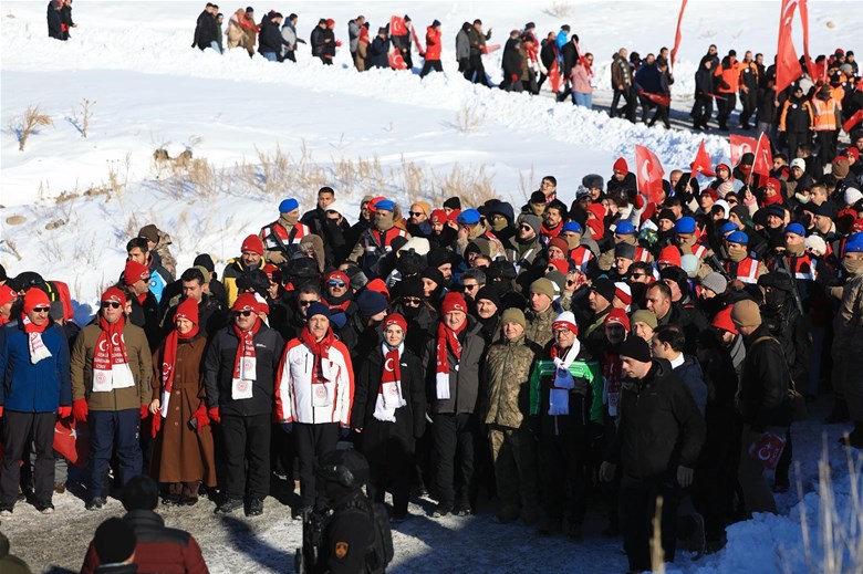 TÜRKİYE, SARIKAMIŞ'TA ŞEHİTLER İÇİN YÜRÜDÜ