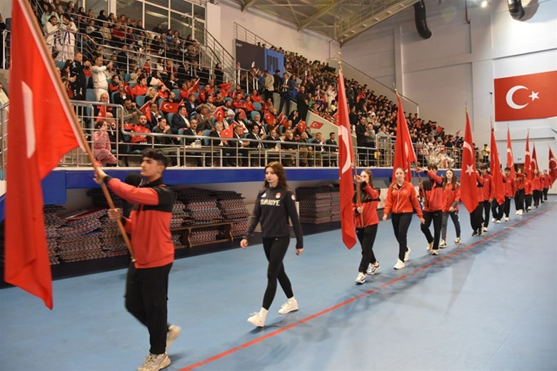 “SPORUN EN’LERİ” ÖDÜLLERİ SAHİPLERİNİ BULDU