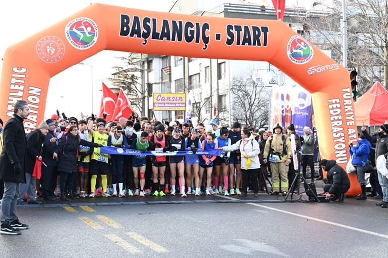 90. BÜYÜK ATATÜRK KOŞUSU TAMAMLANDI