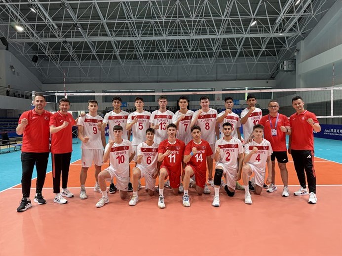 TVF SPOR LİSESİ ERKEK VOLEYBOL TAKIMI DÜNYA ŞAMPİYONU